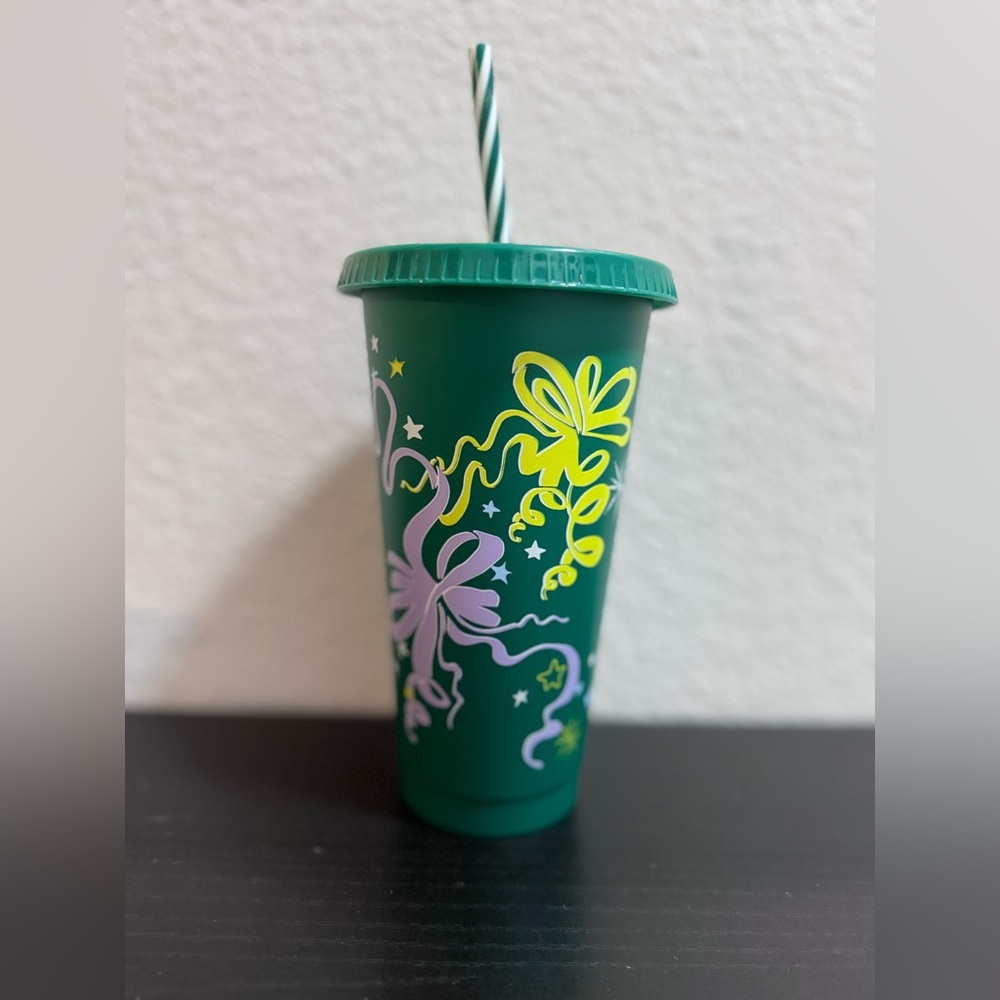 ♥️ Starbucks/ 24oz/ Holiday 2023 Reusable Cold Cup